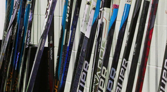 How to choose the right hockey stick (Complete guide for every player)